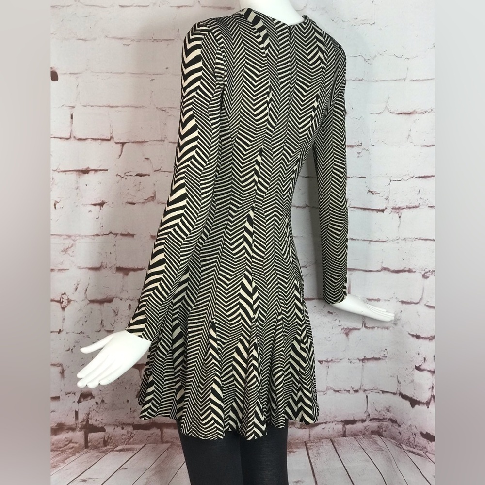 NICOLE MILLER Atelier Chevron Cream & Black Knit A-Line Skater Dress Petite - Picture 5 of 15